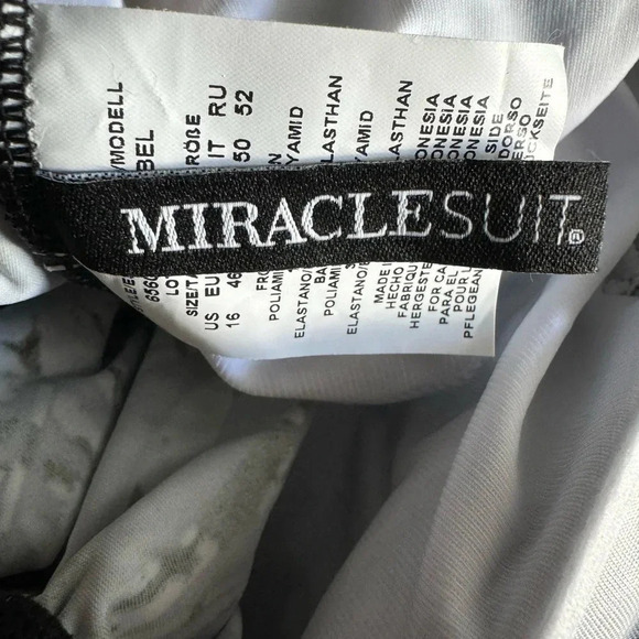 Miraclesuit Zahara It's A Wrap One Piece Swimsuit size 16 B2113 - Picture 5 of 9